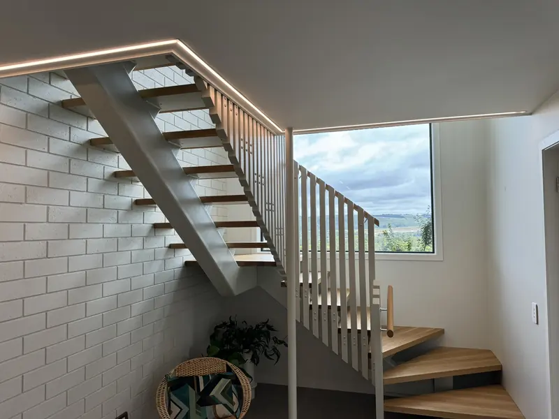 Integrated stair lighting, Fold House