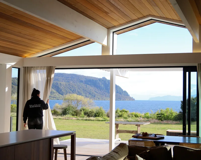 Living to the lake, Lake House