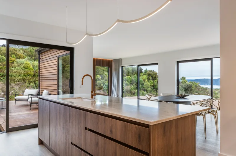 Island, Cedar Gables